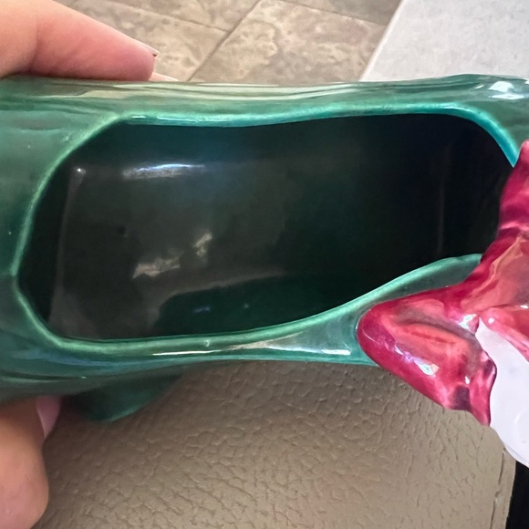 MCM Pixie Ceramic Log Planter with red pixie - Picture 7 of 9